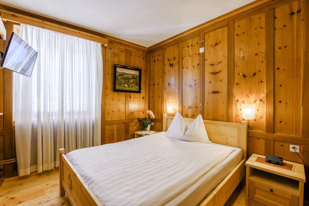 Hotel Centrale, Typically Swiss Poschiavo Dış mekan fotoğraf