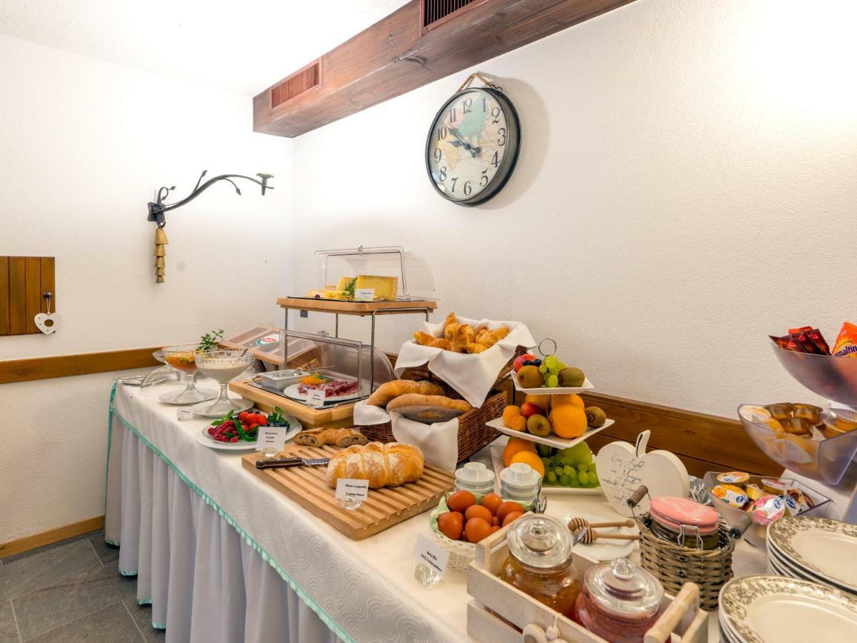 Hotel Centrale, Typically Swiss Poschiavo Dış mekan fotoğraf